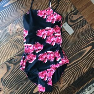 Albion Fit One Piece NWT NBW
